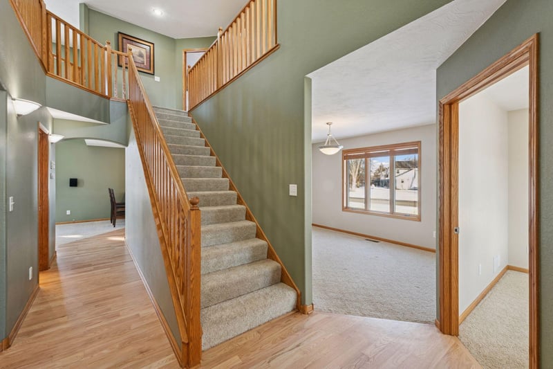 500 Chatfield Ln, Belle Plaine, MN 56011