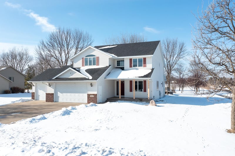 500 Chatfield Ln, Belle Plaine, MN 56011