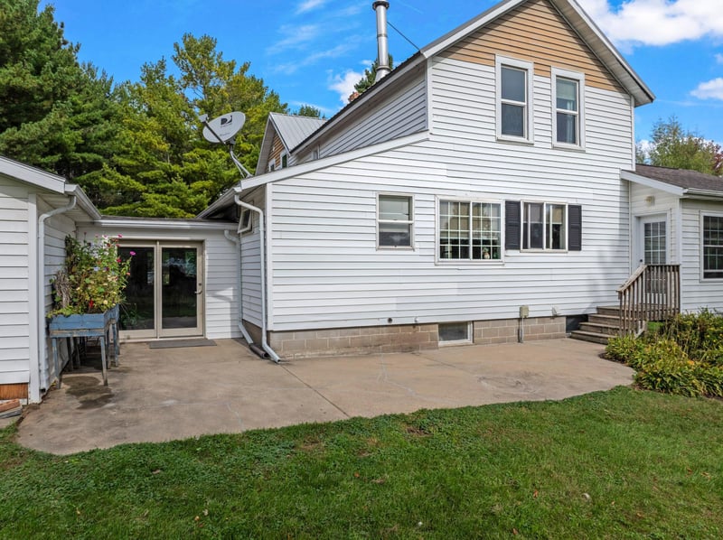 11349 Equine Dr, Saint Charles, MN 55972