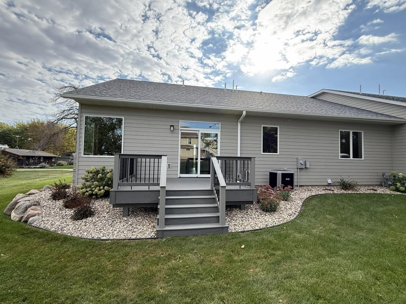 1207 S Shore Dr, Worthington, MN 56187