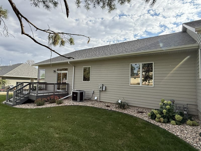 1207 S Shore Dr, Worthington, MN 56187