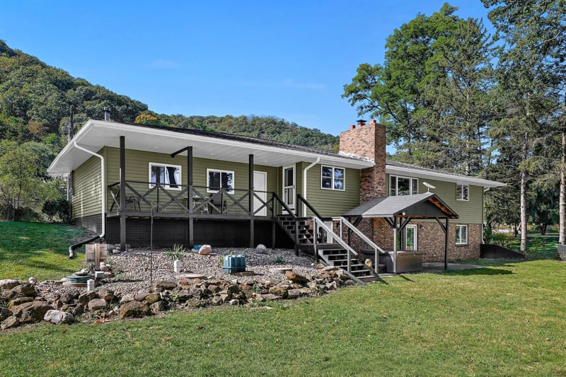 25578 Pelican Ln, Winona, MN 55987