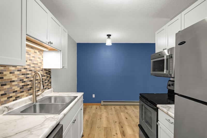 14115 Pennock Ave #303, Apple Valley, MN 55124