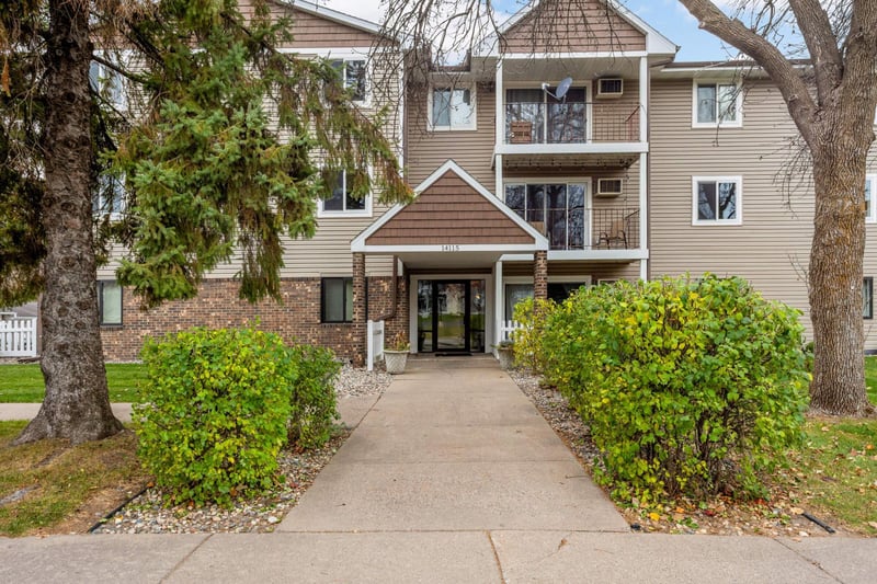 14115 Pennock Ave #303, Apple Valley, MN 55124