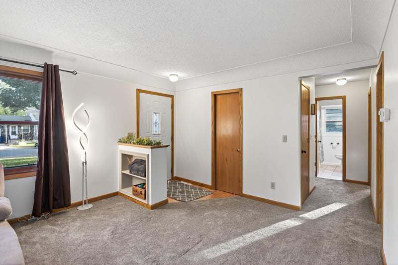 139 Elm St E, Norwood Young America, MN 55368