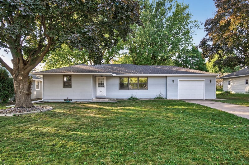 139 Elm St E, Norwood Young America, MN 55368