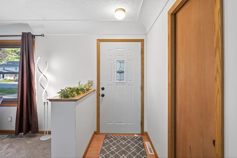 139 Elm St E, Norwood Young America, MN 55368