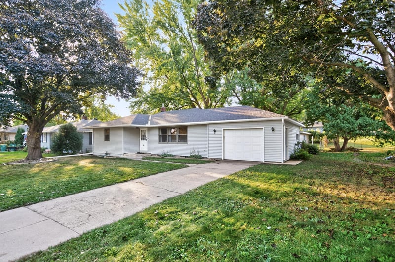 139 Elm St E, Norwood Young America, MN 55368