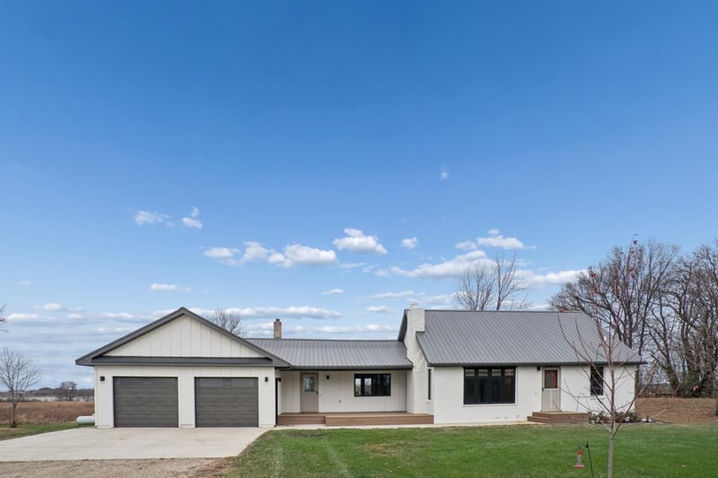 13198 100th St, Glencoe, MN 55336