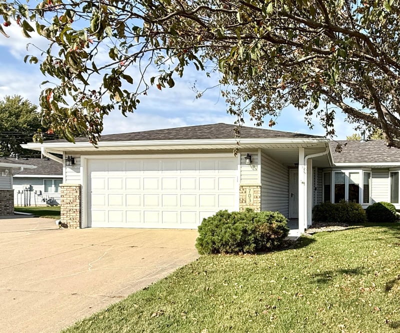 703 W Veterans Memorial Hw, Kasson, MN 55944