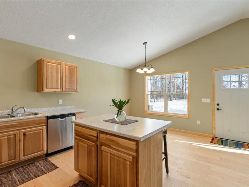 30383 N Lakeview Dr, Breezy Point, MN 56472