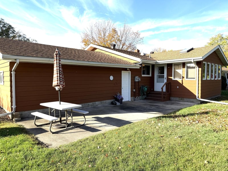 411 8th St NE, Fosston, MN 56542