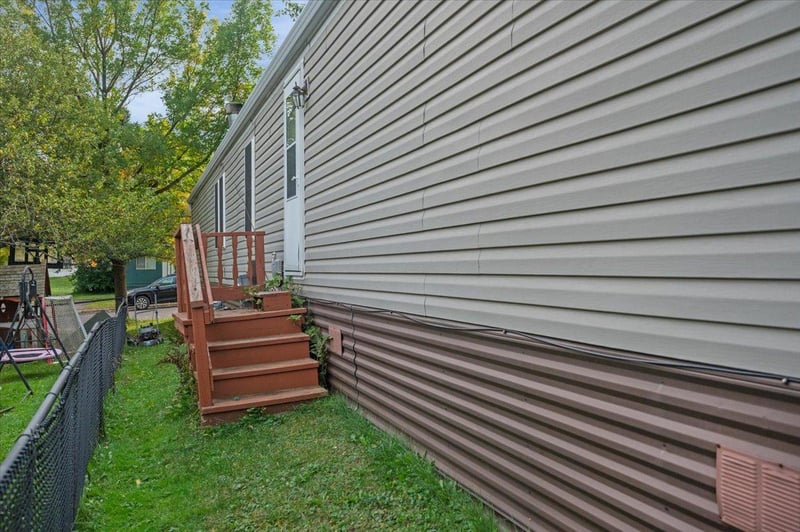 19 Holly Ln, Duluth, MN 55810