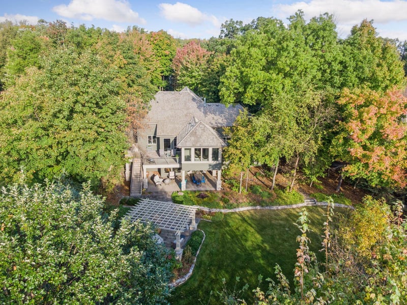 8673 Sherwood Bluff, Eden Prairie, MN 55347