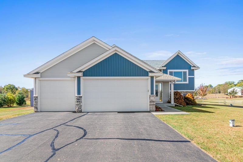 23846 Marmon St NE, Bethel, MN 55005