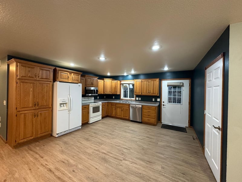 106 E Christensen Dr, Luverne, MN 56156