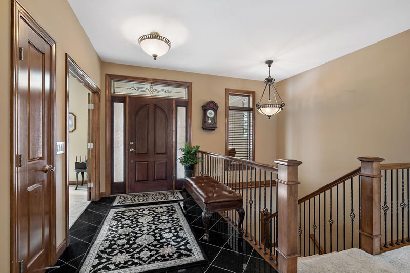 2269 Wildwood Dr, Shakopee, MN 55379