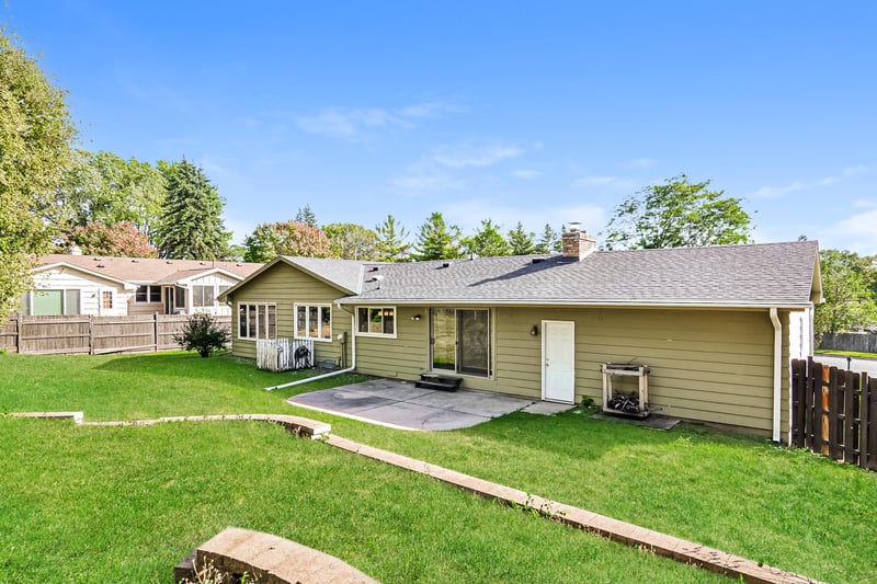 4708 W 102nd St, Bloomington, MN 55437