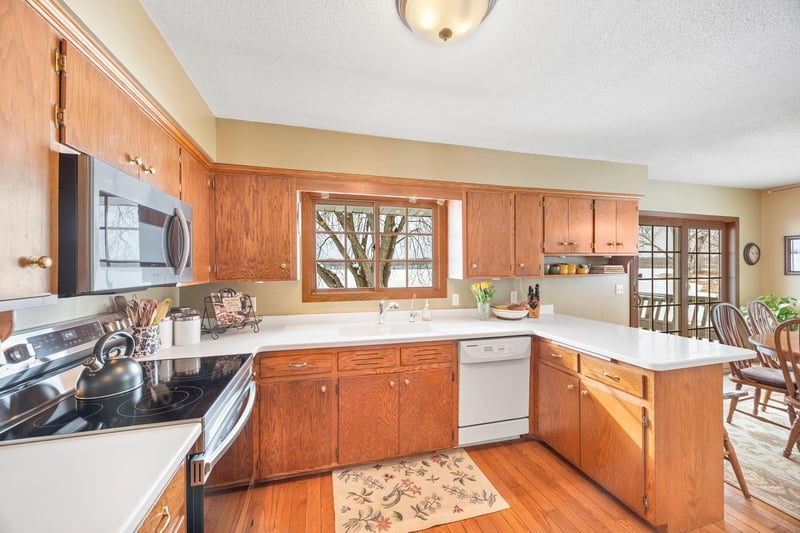 6825 N Shore Dr, Greenfield, MN 55373