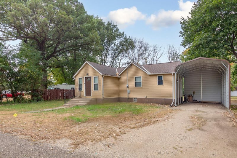 105 Branch St, Jackson, MN 56143