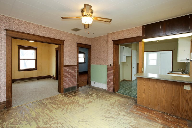 321 Highway 7 E, Hutchinson, MN 55350