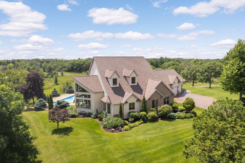 9721 Frontier Ln, Lakeville, MN 55044