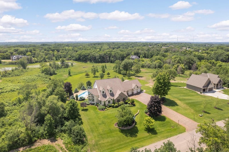 9721 Frontier Ln, Lakeville, MN 55044