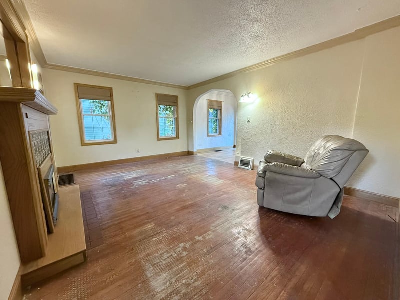 211 Kendall Ave N, Thief River Falls, MN 56701