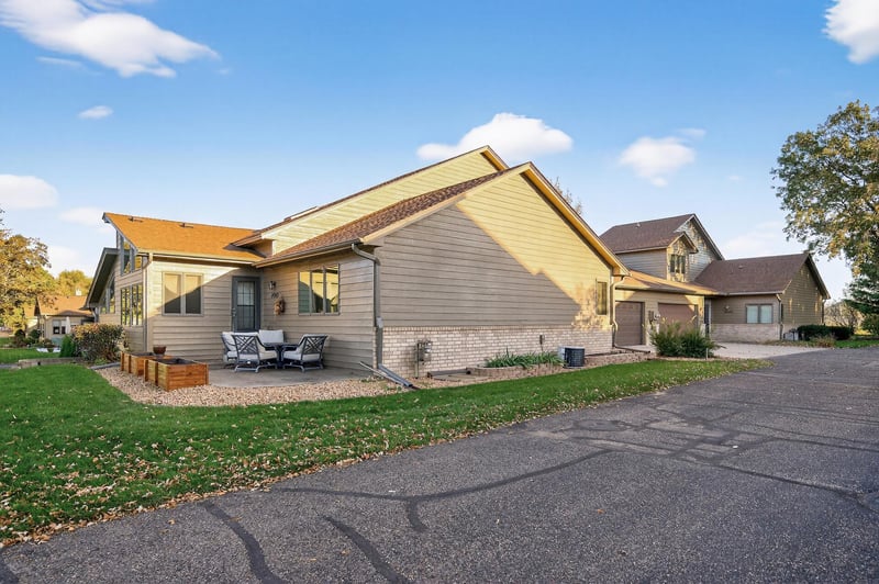14245 Fairway Ln SE, Becker, MN 55308