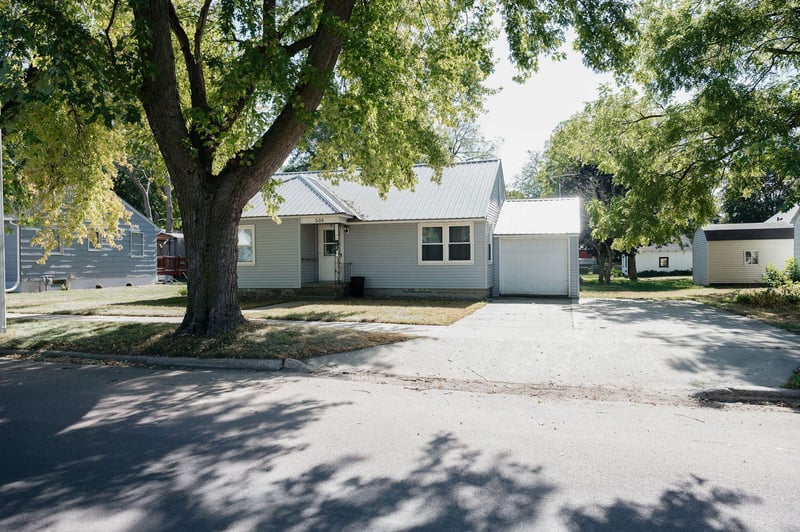 505 E Ciro St, Truman, MN 56088