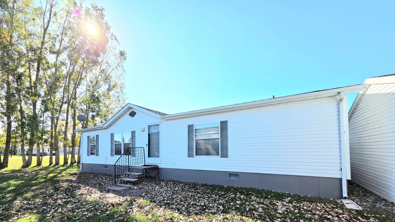 118 Snetting Dr, Thief River Falls, MN 56701