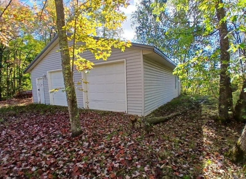 596 Columbo St, Bovey, MN 55709