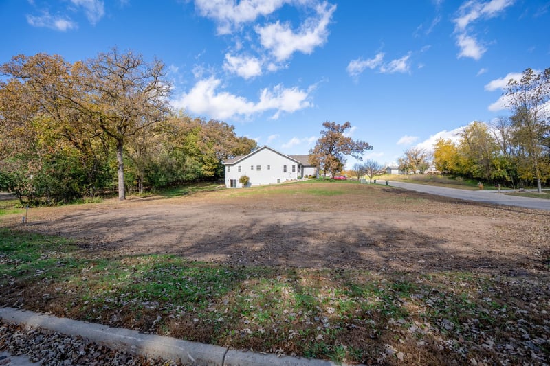 TBD Pine St, New London, MN 56273