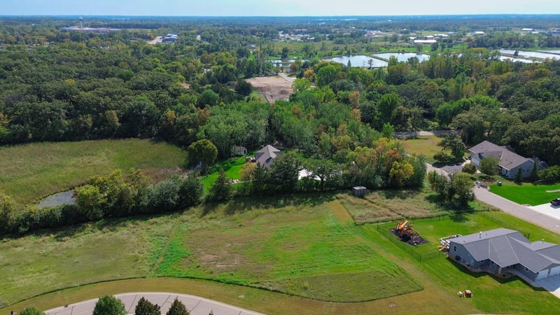 104 Meadow Ln, New London, MN 56273