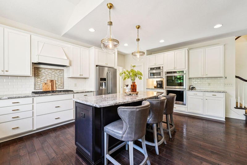 10009 Frederick Pl, Eden Prairie, MN 55347