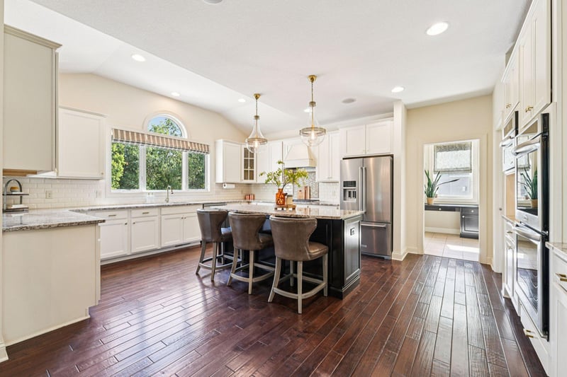 10009 Frederick Pl, Eden Prairie, MN 55347