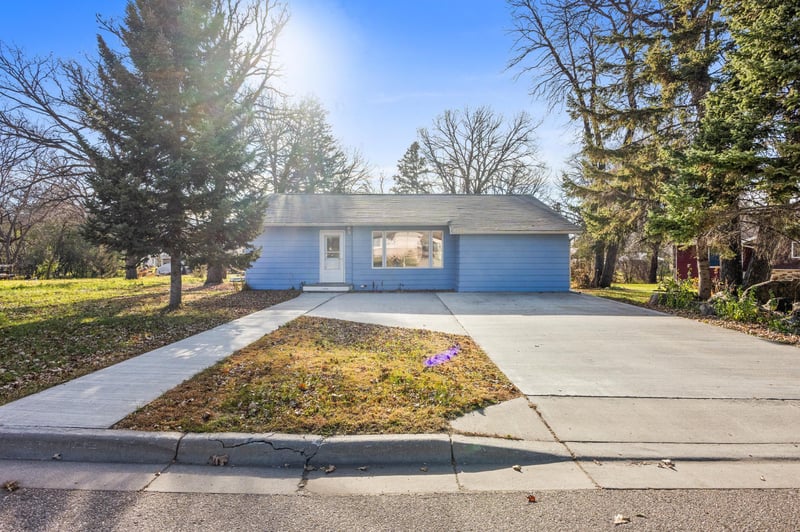 227 1st St NW, Elbow Lake, MN 56531