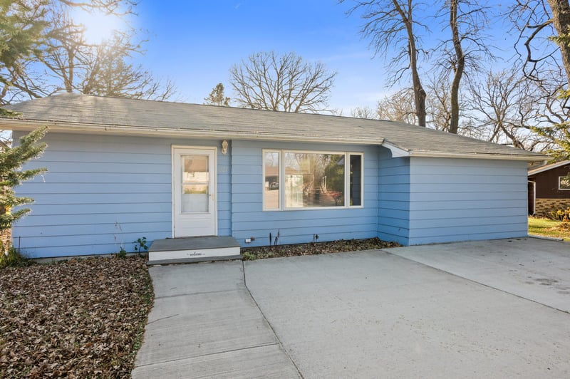 227 1st St NW, Elbow Lake, MN 56531