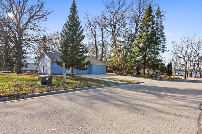 227 1st St NW, Elbow Lake, MN 56531
