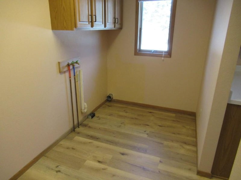 305 E Veterans Dr, Luverne, MN 56156