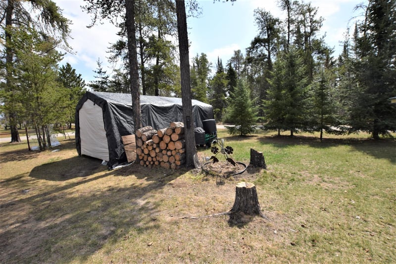 701 7th Lakewood Ave, Warroad, MN 56763