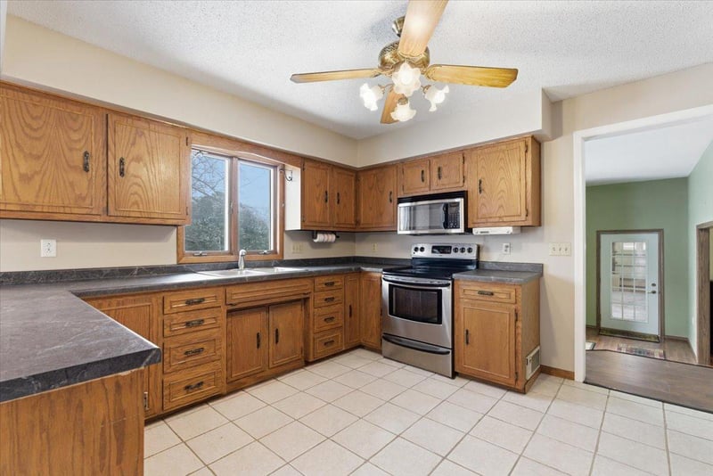102 6th St SW, Red Lake Falls, MN 56750
