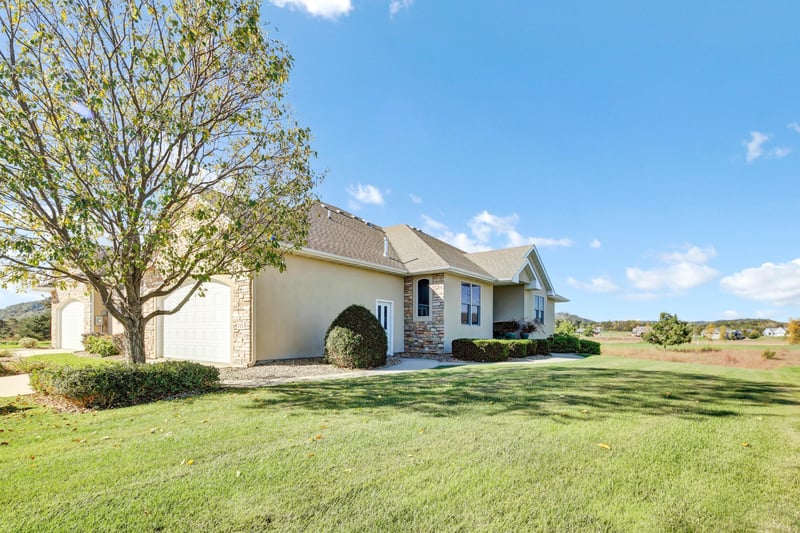 715 Hazelnut Way, Lake City, MN 55041