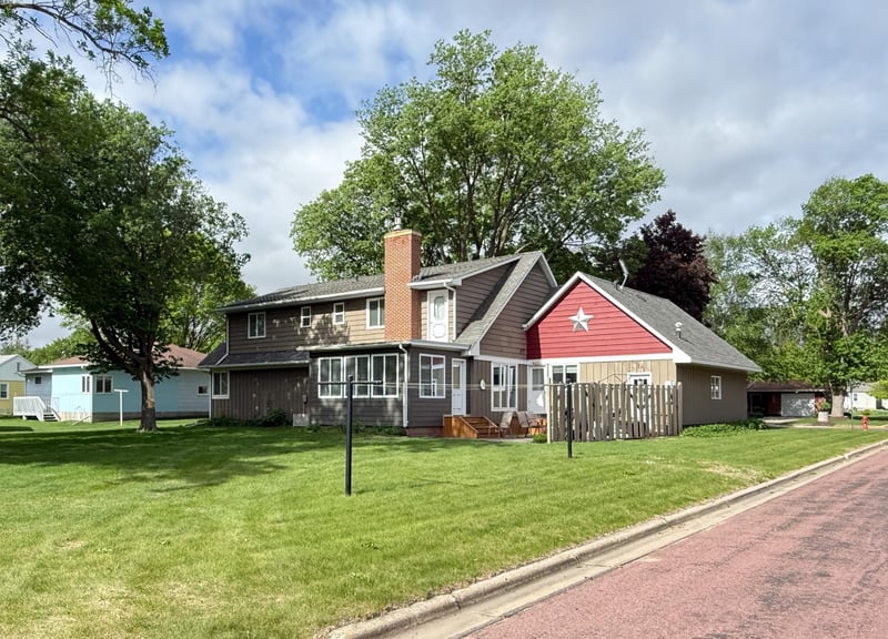234 N 2nd Ave E, Truman, MN 56088
