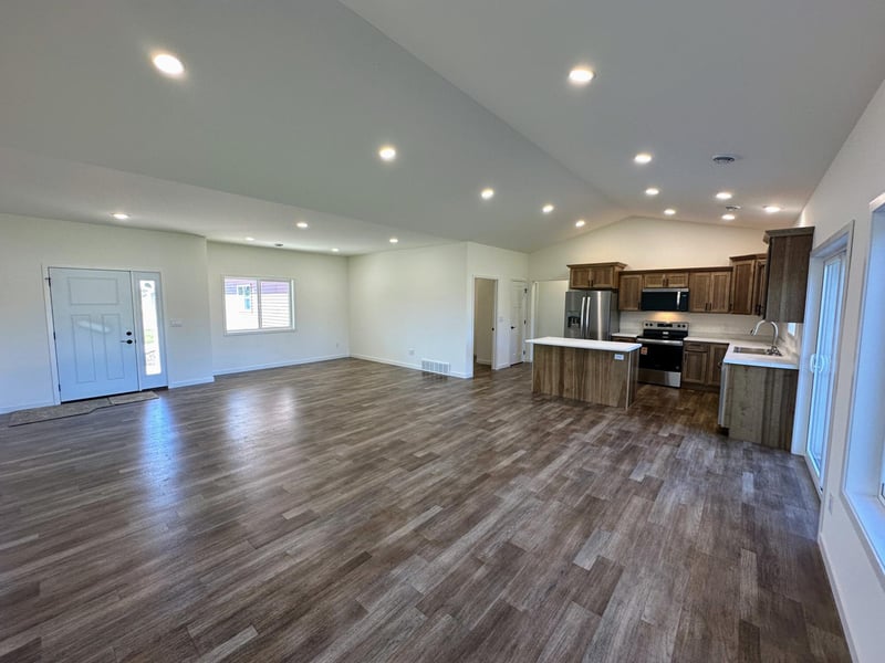710 11th St NW, Perham, MN 56573
