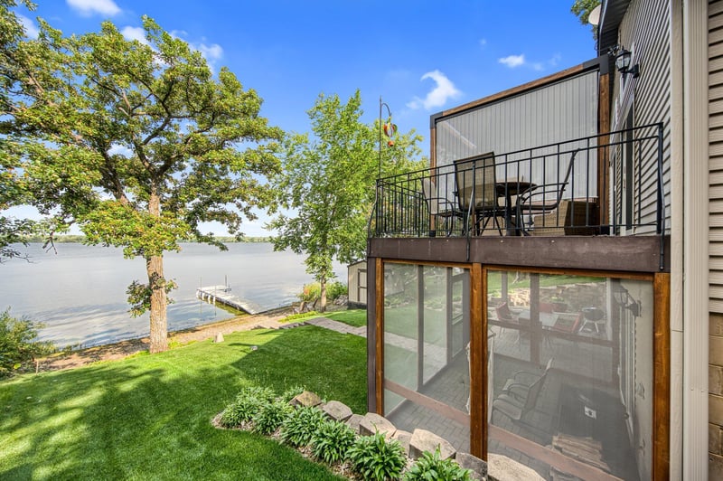 6824 107th Ave, Clear Lake, MN 55319