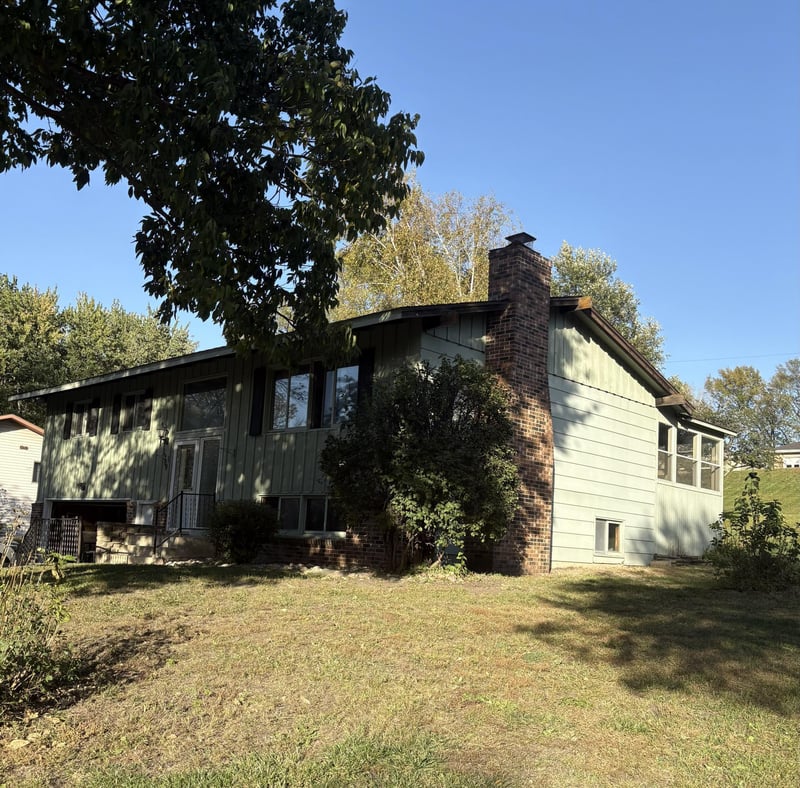 1308 Oak Dr, Montevideo, MN 56265