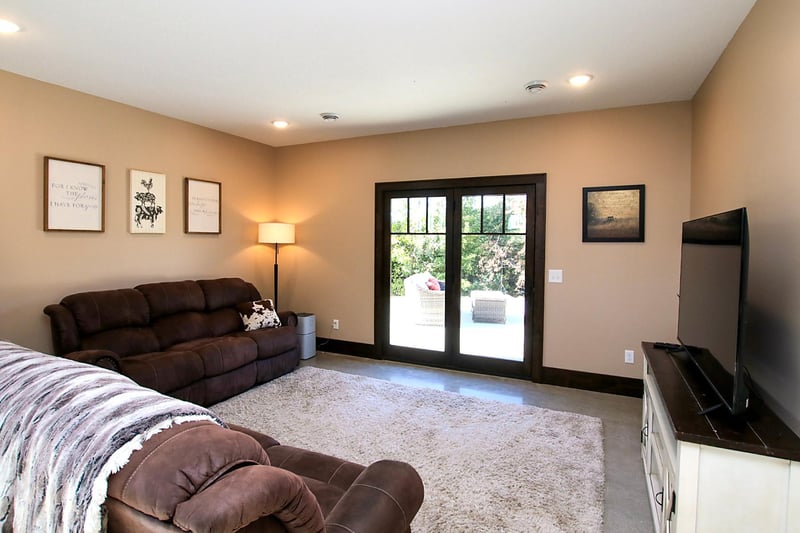 18496 Walden Ave, Hutchinson, MN 55350