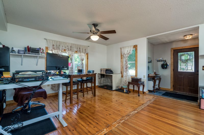 415 8th St N, Mountain Lake, MN 56159