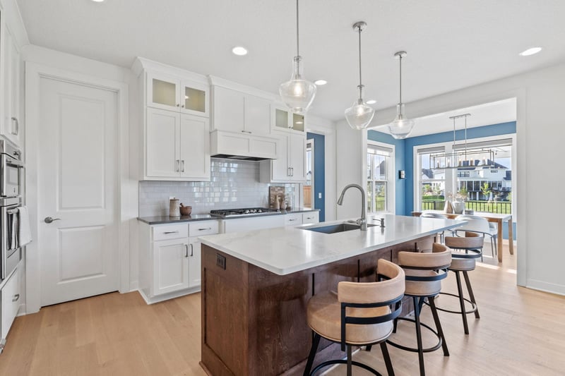 16321 Dryden Rd, Lakeville, MN 55044
